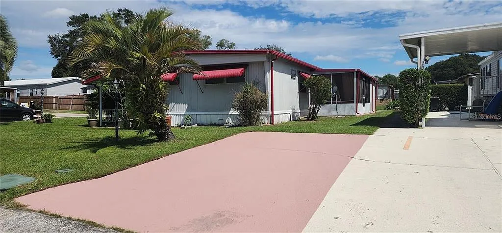 2 bed, 1.5 bath, 523 sqft, $1,350 — Photo 1