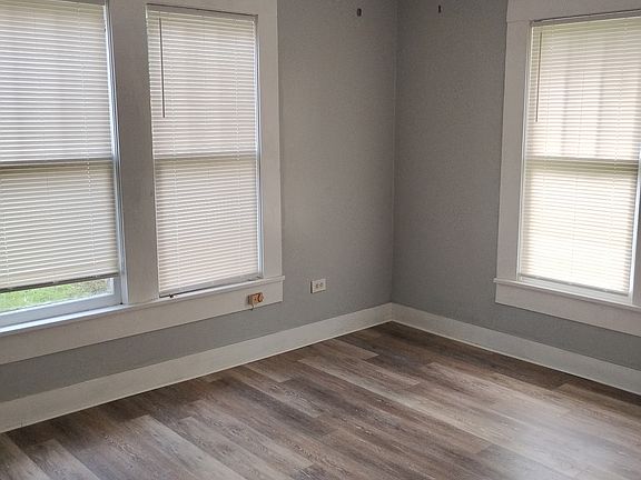 3rd image of 506 Mable St