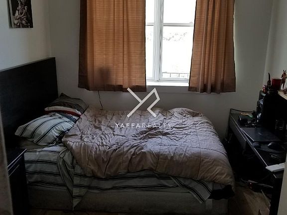 4th image of 1509 Jefferson Ave APT 3B