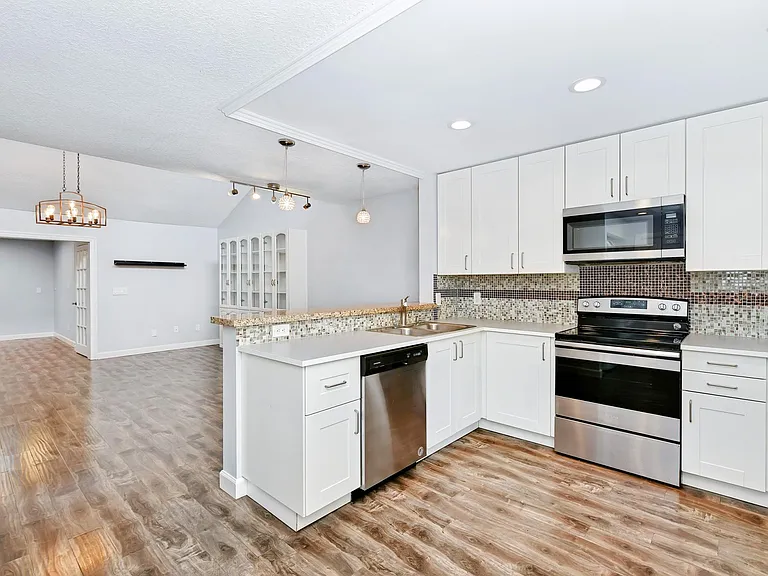 2300 Barbados Dr — Photo 11