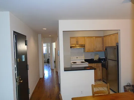 Rented by 18 REALTY | media 2