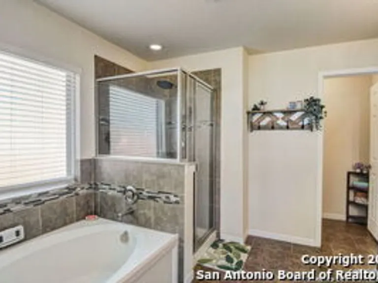 3929 Pease Park — Photo 18