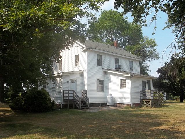 2nd image of 369 Bestland Rd #A