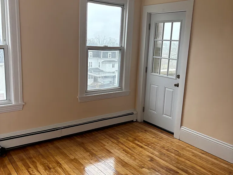 167 Lincoln St — Photo 10