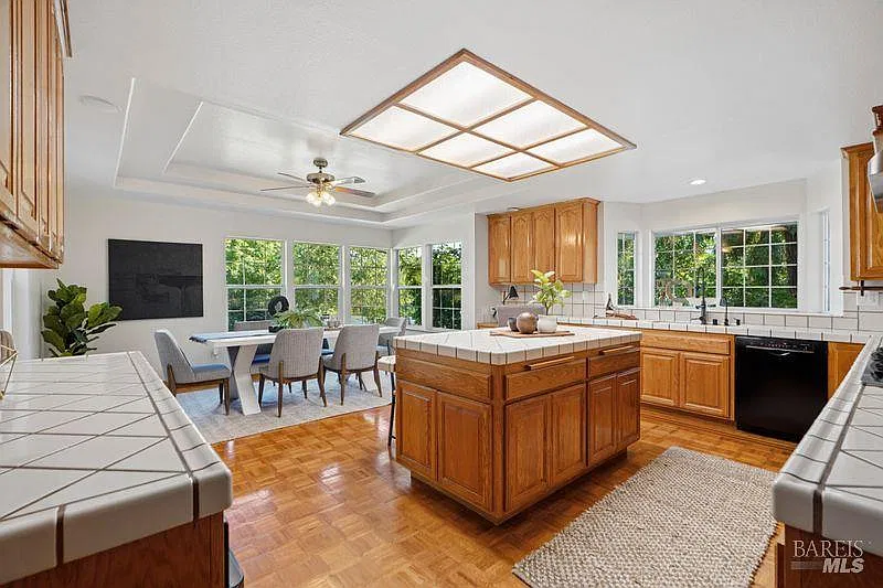 822 Robinson Road - Photo 11