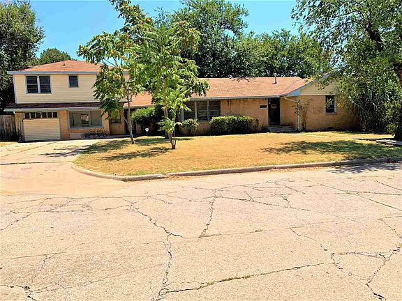 2nd image of 2202 NW Cheyenne Ave