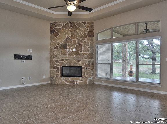 3rd image of 1326 Decanter Dr