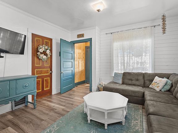 5th image of 725 Clara Ave