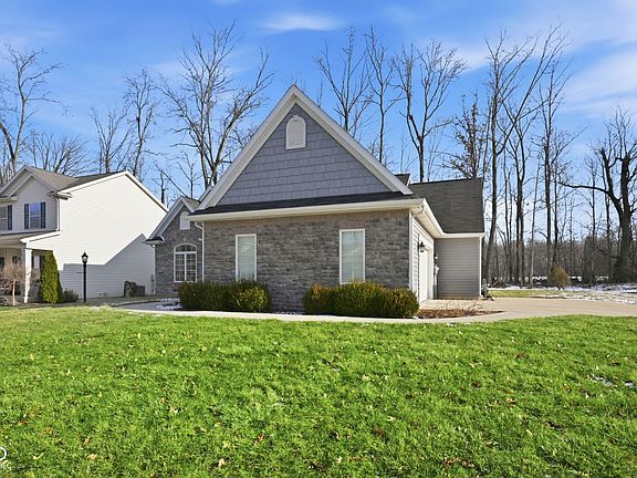 3rd image of 7604 Idlebrook Dr