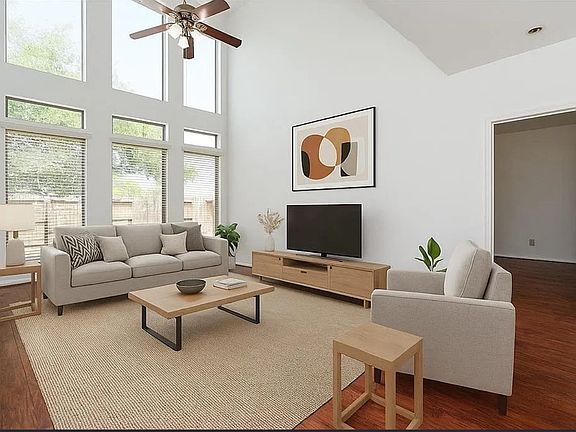 2nd image of 11110 Oriole Creek Ln