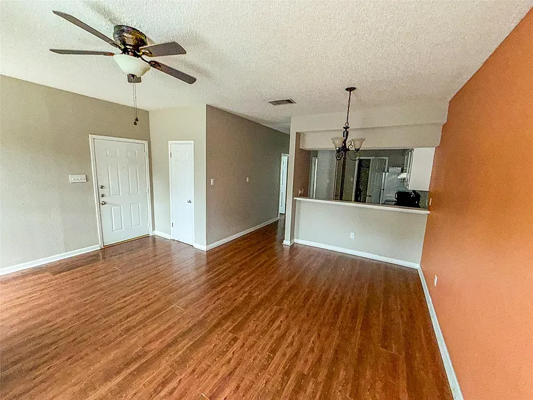 5313 Indio Dr #D — Photo 4