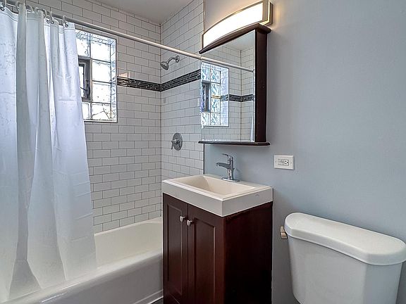 3rd image of 4333 N Kedvale Ave APT 201