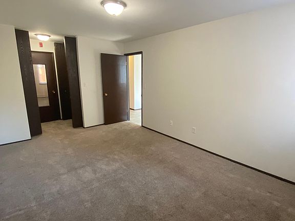 4th image of 2727 N Maryland Ave #314
