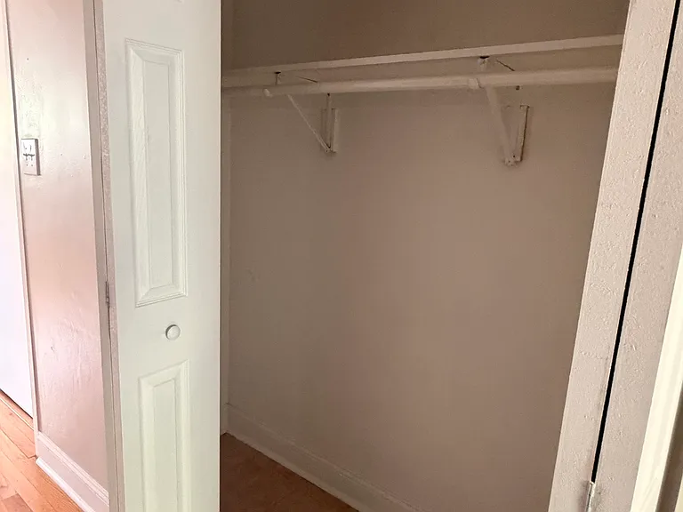 Large closet (Kitchen pantry)