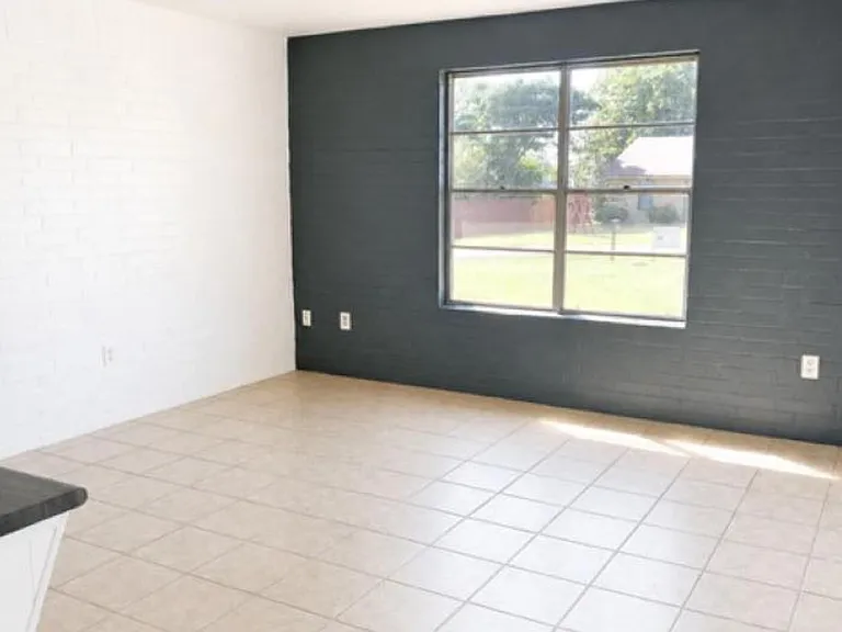 208 Forrest Dr #A — Photo 3