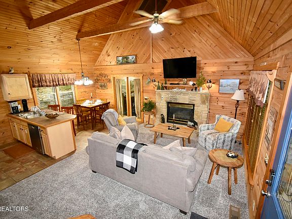 4th image of 130 Smoky Mountain Way