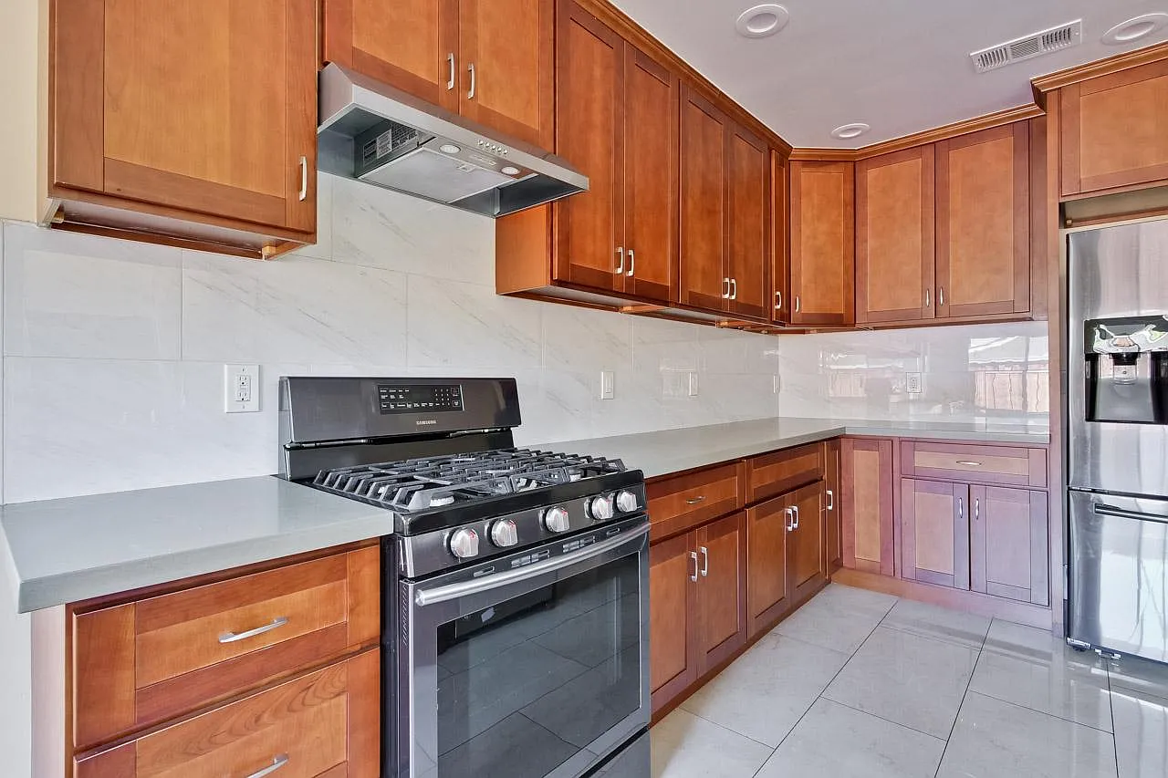 1 bed, 230 sqft, $2,050 — Photo 4