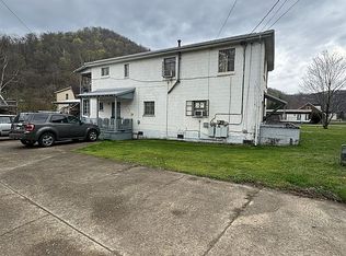 662 Campbells Creek Dr, Charleston, WV 25306