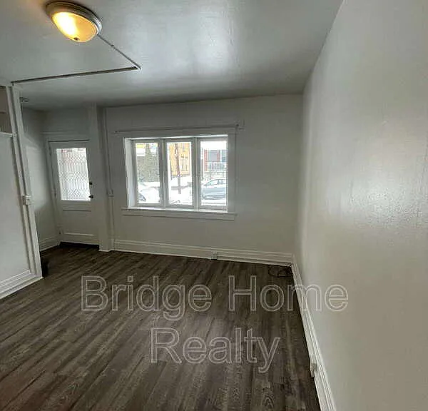 136 S Spring Ave — Photo 10