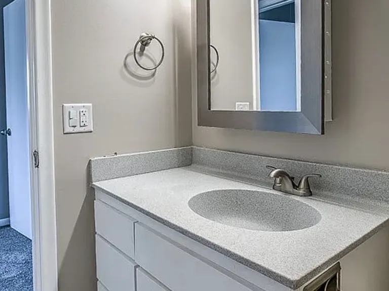 Harrison Place Apartments — Photo 18