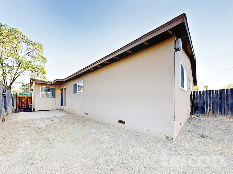10069 Lincoln Village Dr — Photo 13