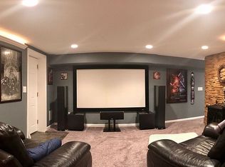 12498 Sweet Briar Rd, Philadelphia, PA 19154