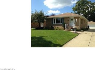 1206 Bonnie Ln, Mayfield Heights, OH 44124