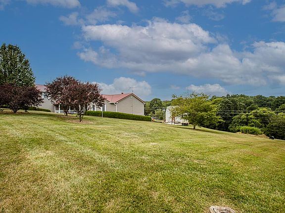 4th image of 2256 N Ky Hwy #1842