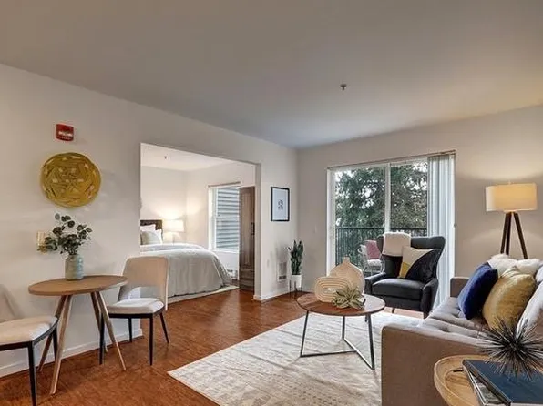 303 23rd Ave S APT 412, Seattle, WA 98144