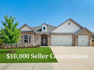 2300 Salmon St, Pea Ridge, AR 72751