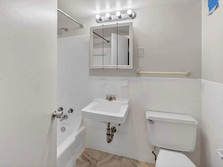 Berkeley House — Photo 15