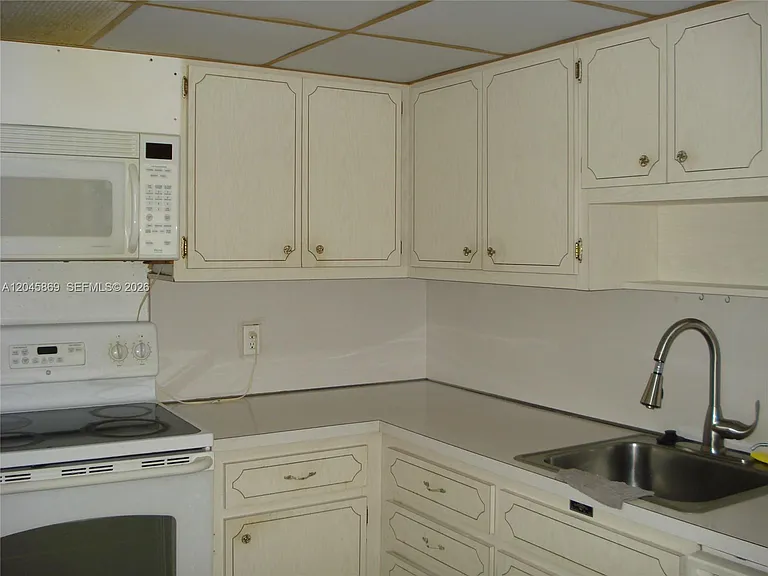 1965 S Ocean Dr #10P — Photo 11