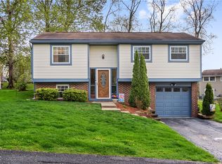 2190 Morning Wind Cir, Bridgeville, PA 15017
