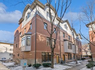 1023 Lincoln Trl, Oak Park, IL