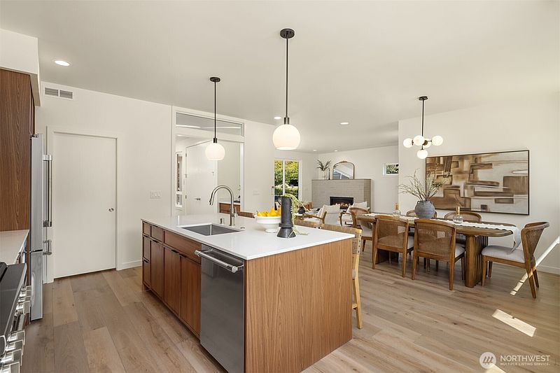 5th image of 4530 NE 55th Street