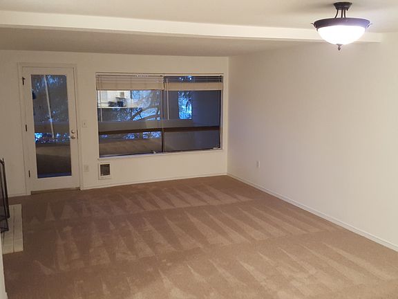 2nd image of 12711 NE 116th St APT B101