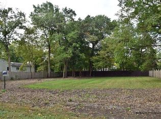 617 Peck Rd, Geneva, IL 60134