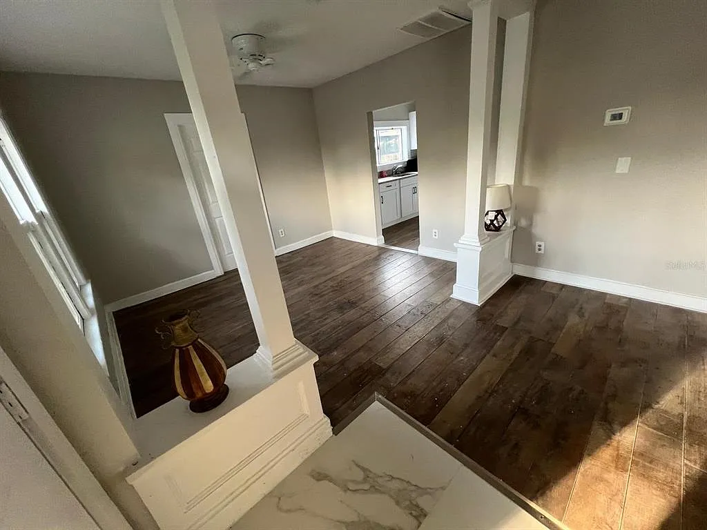 2 bed, 1.0 bath, 995 sqft, $1,895 — Photo 3