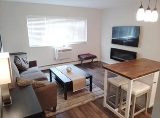 16 N Garfield St #2A, Lombard, IL 60148