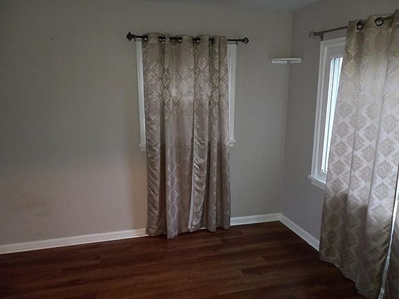 4th image of 5641 Abbottsford St