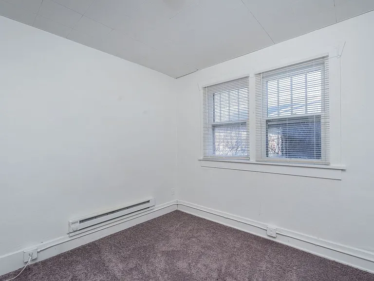 420 S 6th Ave — Photo 22
