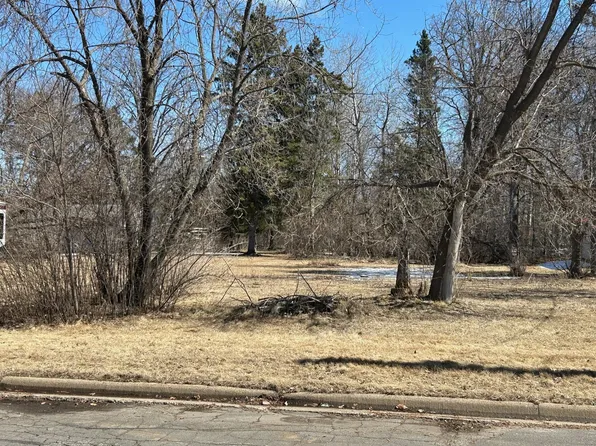 718 SE 4th Ave, Grand Rapids, MN 55744