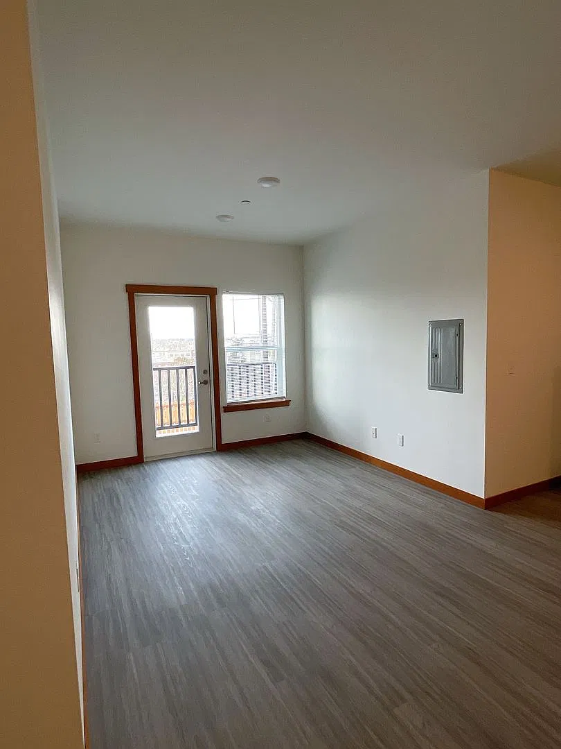 1205 N Garden St — Photo 3