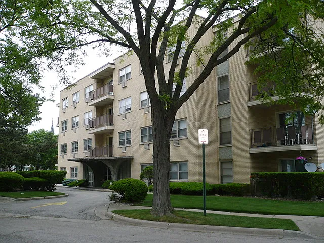 7801 Niles Center Rd APT 101 photo 1