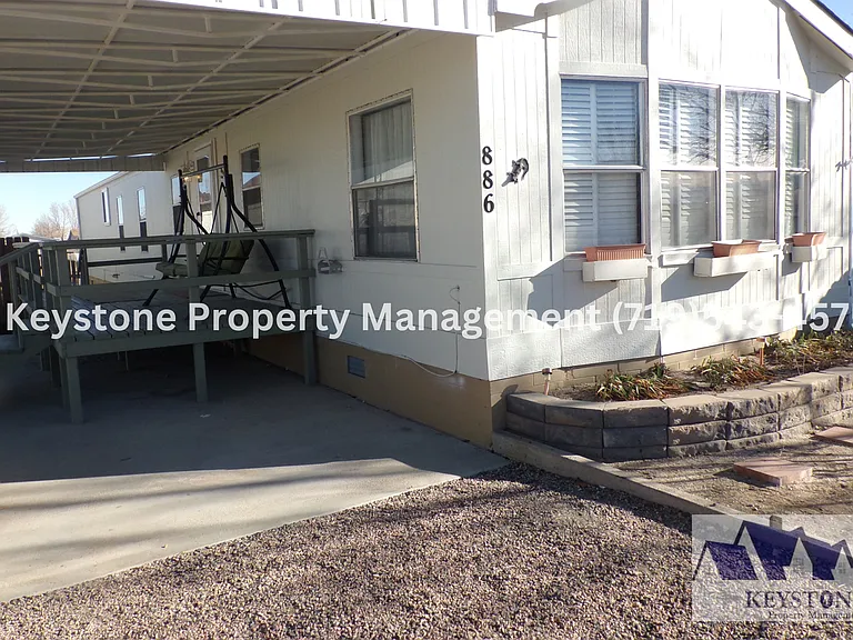 886 S Dante Dr — Photo 2