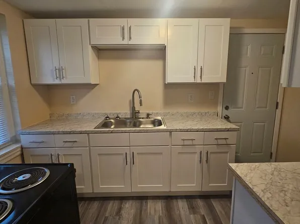 422 E Seminary, 422 E Seminary Ave #13, Hoopeston, IL 60942