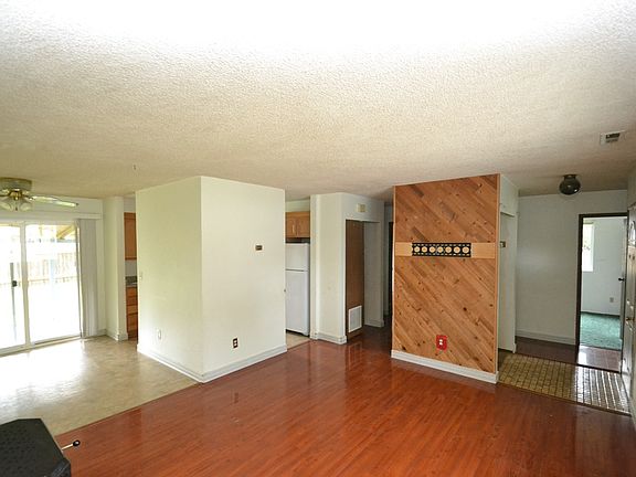 5th image of 6415 20th Dr NE