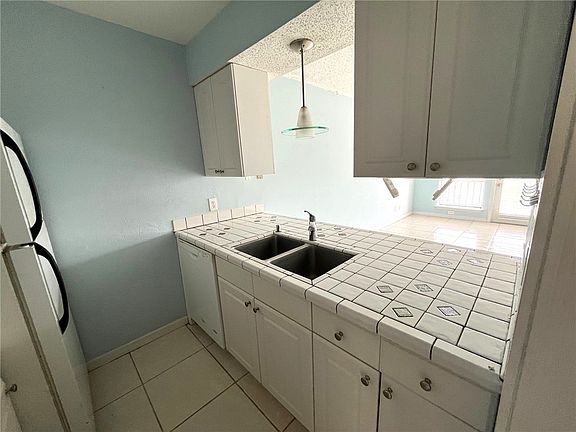 4th image of 15418 Fortuna Bay Dr APT 101