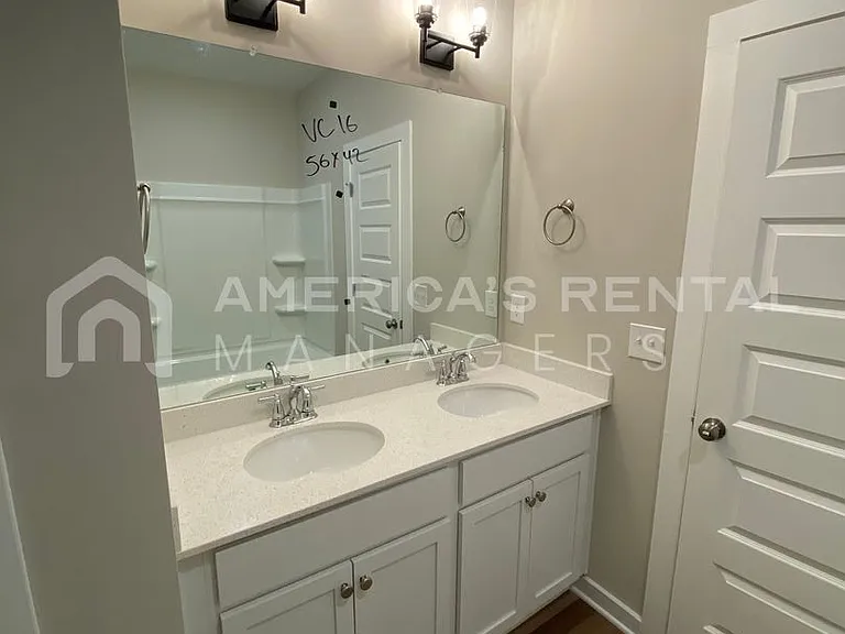 535 Troubadour Ln — Photo 29
