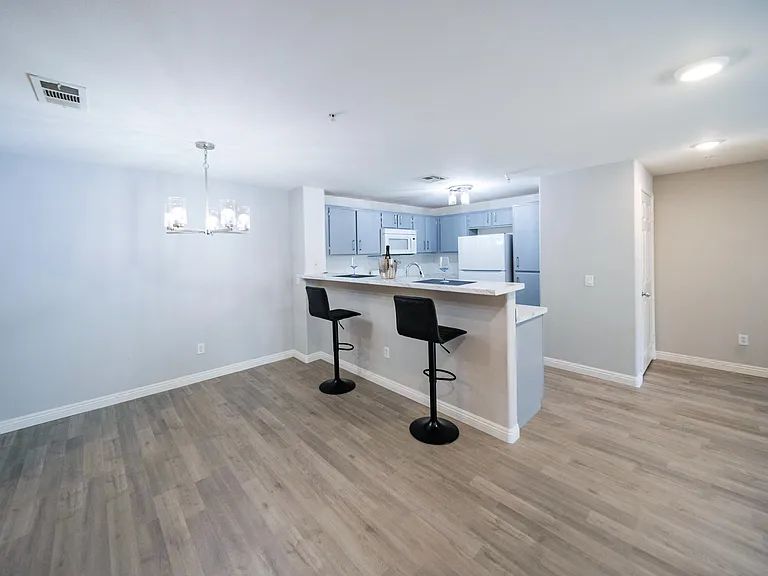 31241 Taylor Ln — Photo 2